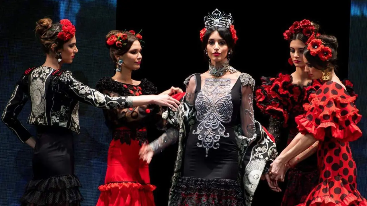 El Sal&oacute;n de la Moda Flamenca m&aacute;s diverso cierra sus puertas en Sevilla