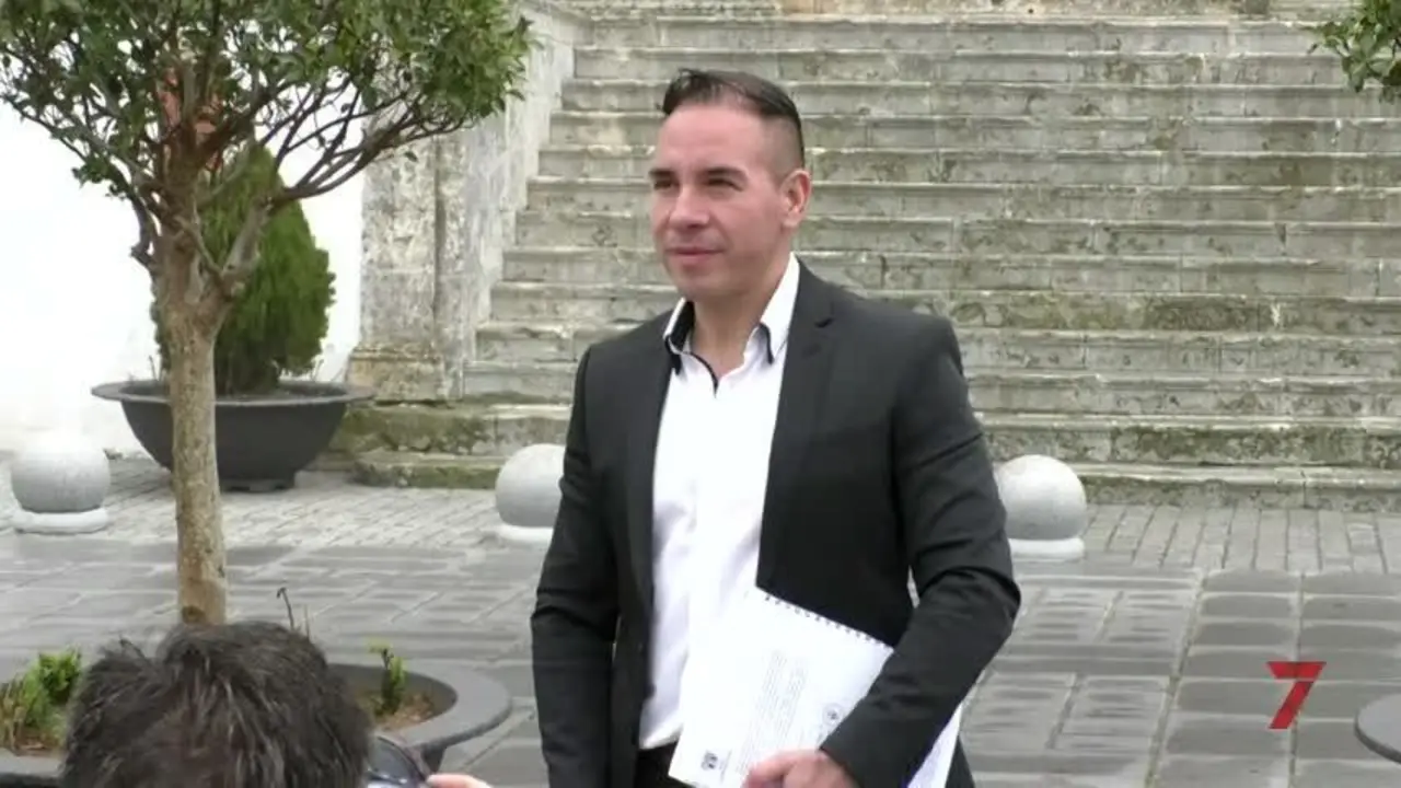 El colombiano cesado como cura en Medina espera que Roma le acredite