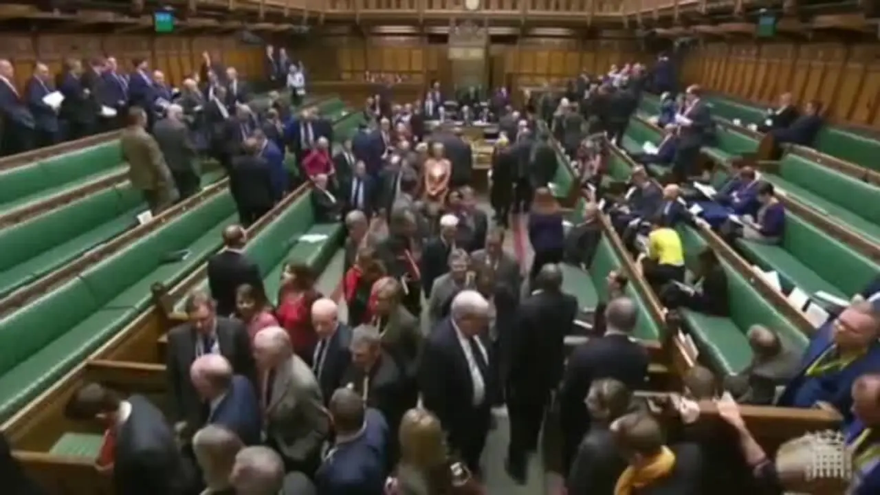 May sufre una nueva humillaci&oacute;n en el Parlamento