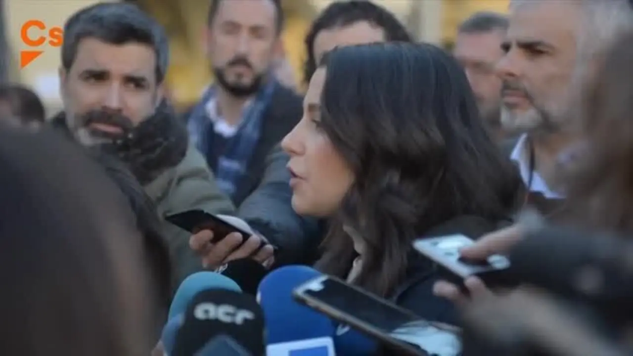 Arrimadas dice que en abril "acabar&aacute; la etapa negra del sanchismo"