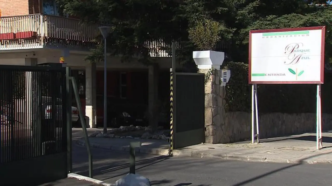 Entrada a la urbanziaci&oacute;n. - Efe