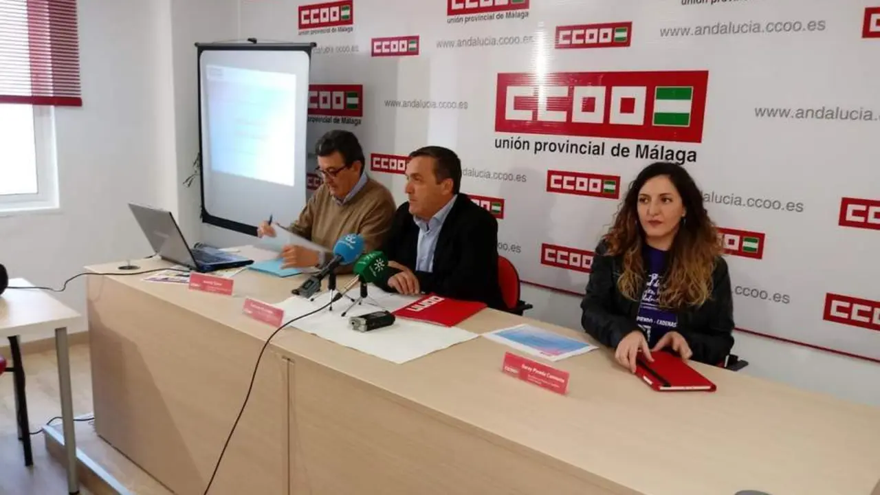 Antonio Tumo, economista; Fernando Cubillo, secretario; y Saray Pineda, Mujer e Igualdad. - naomi s&aacute;nchez