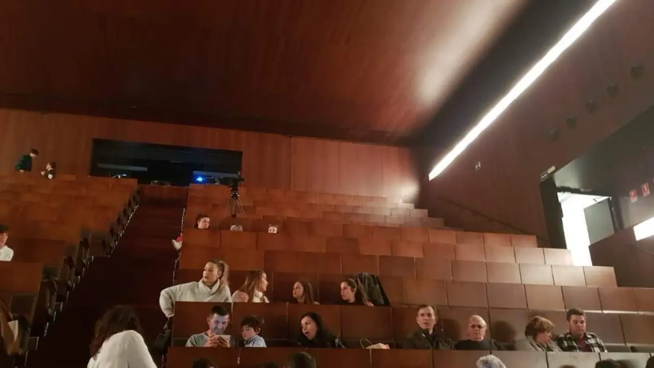 Aspecto del Teatro en la elecci&oacute;n de las Coquineras. - AI