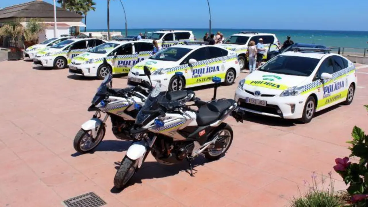 Polic&iacute;a Local de Estepona. - AI