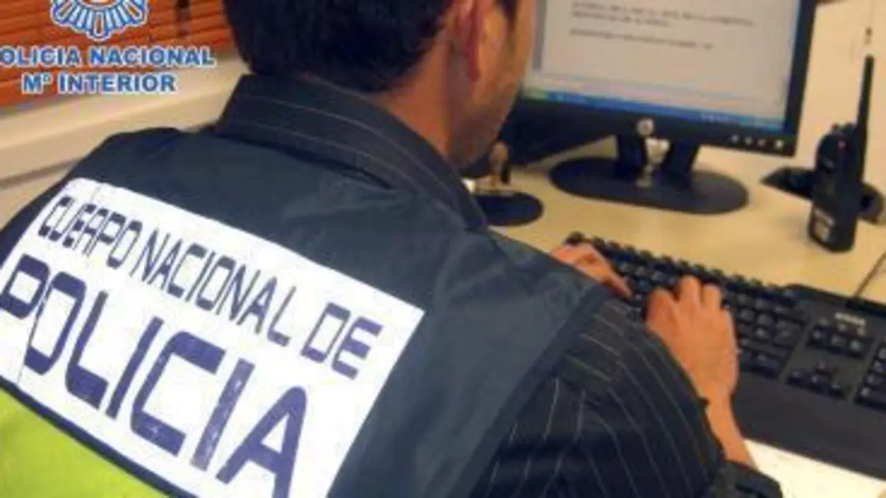 Polic&iacute;a Nacional - VM