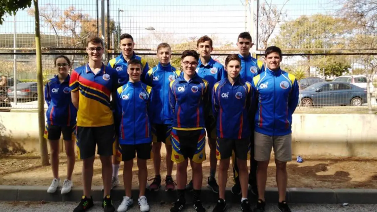 Los nadadores del CDN Sanl&uacute;car que compitieron en M&aacute;laga - A. I.