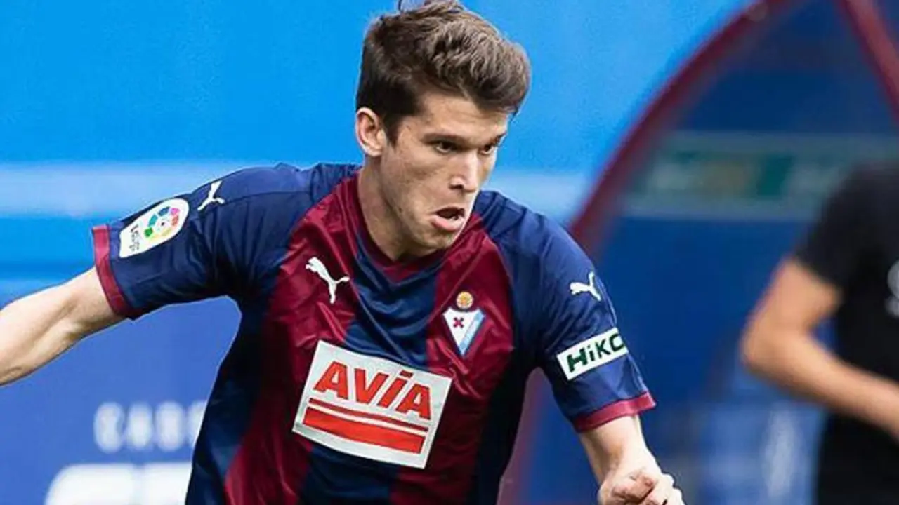 Marc Cardona, un futbolista con un gran futuro por delantero - A. I.