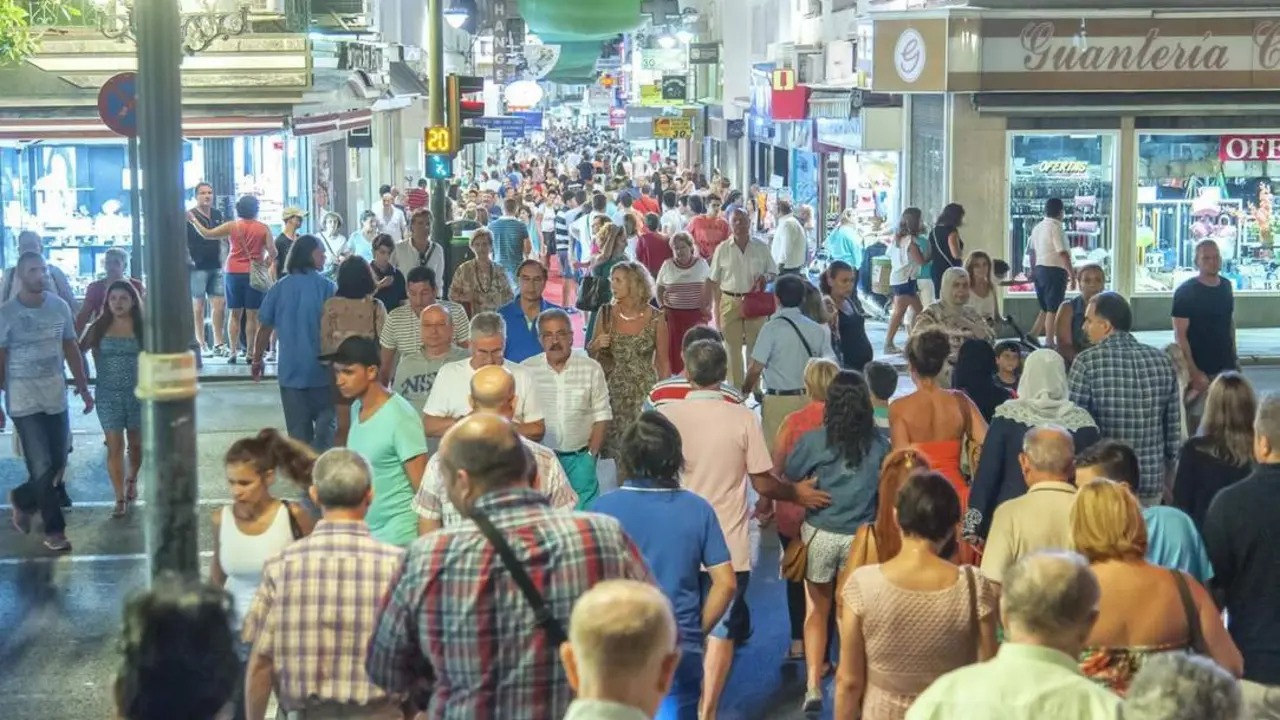 En la calle San Miguel se concentran la mayor&iacute;a de los negocios. - V.M.