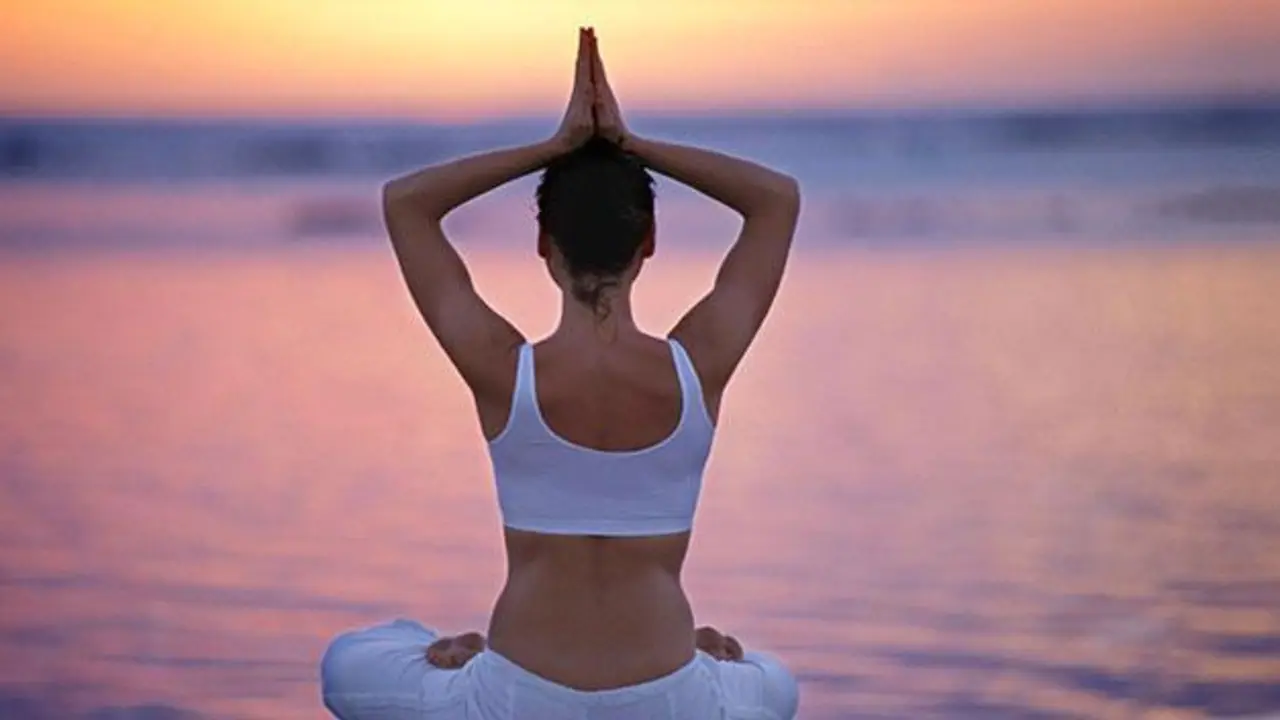 YOGA - EFE