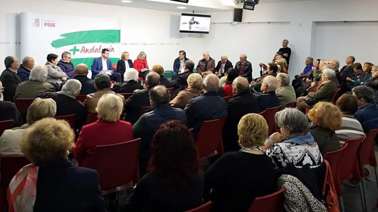 Encuentro con mayores en el PSOE de Huelva. - VH