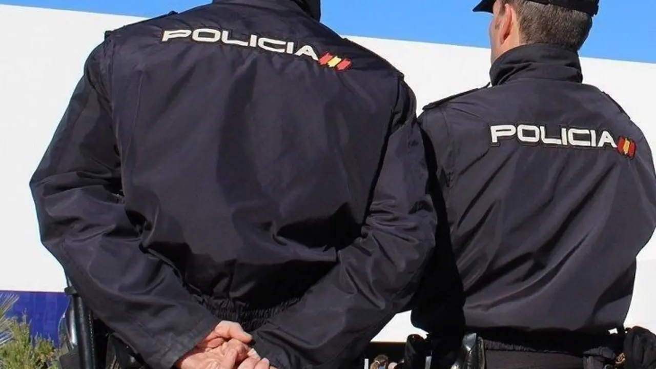 Polic&iacute;a Nacional - VM