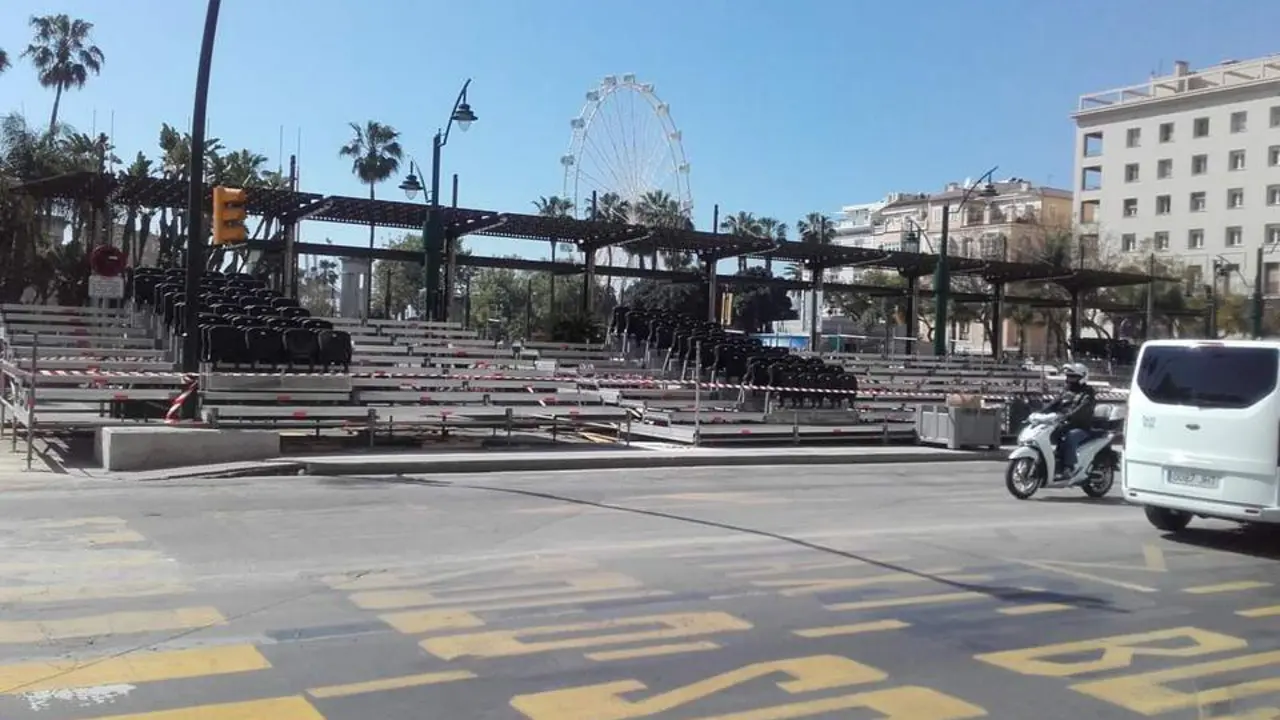 El montaje en la Plaza de la Marina. - JOTAD&Eacute;