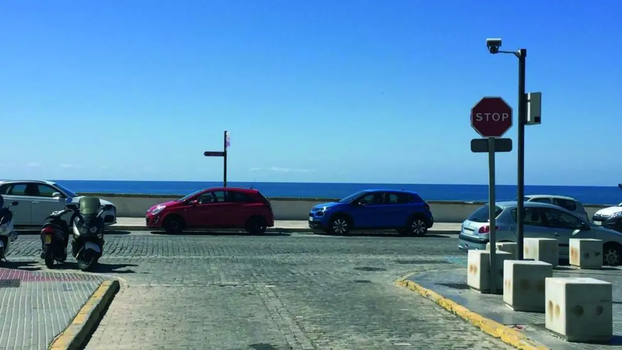 Acceso a la plaza Fray F&eacute;lix desde el Campo del Sur. - EC