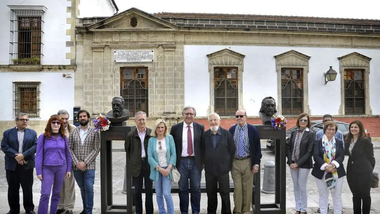 Los asistentes al acto en la Plaza del Mercado - jerez.es