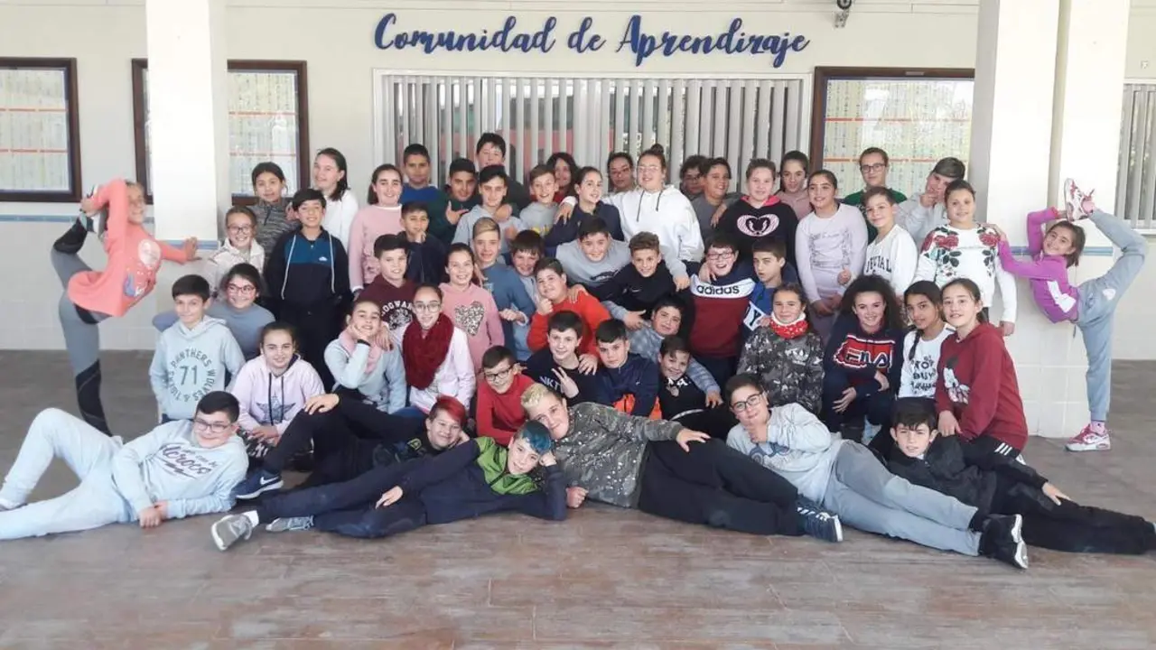 Los alumnos que representaron al CEIP Maestra Caridad Ruiz y a Andaluc&iacute;a en Tenerife - A. I.