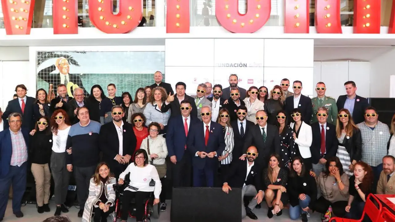 La luz de los Soles de M&aacute;laga inunda la capital de solidaridad