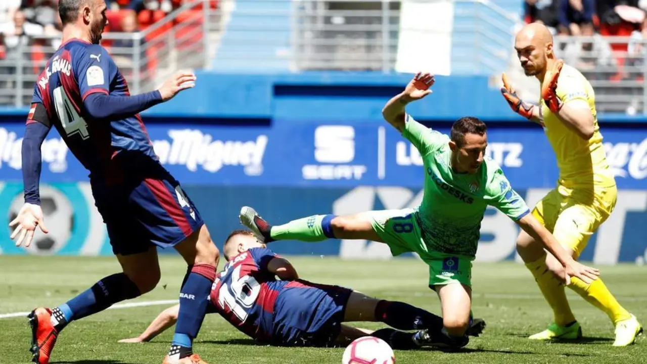 El Real Betis pierde el &uacute;ltimo billete a Europa en Ipurua (1-0)