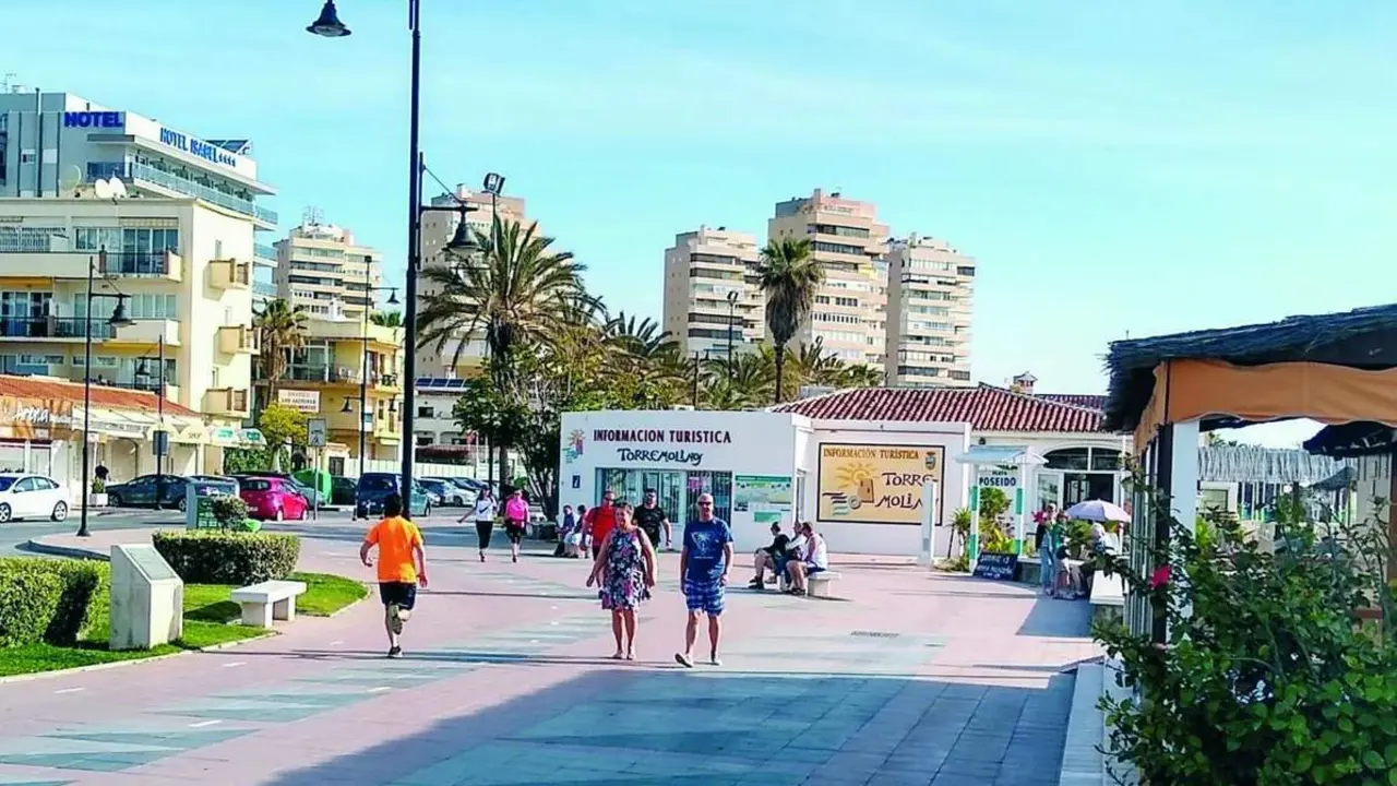 Paseo mar&iacute;timo de Torremolinos. - Sara L&aacute;zaro