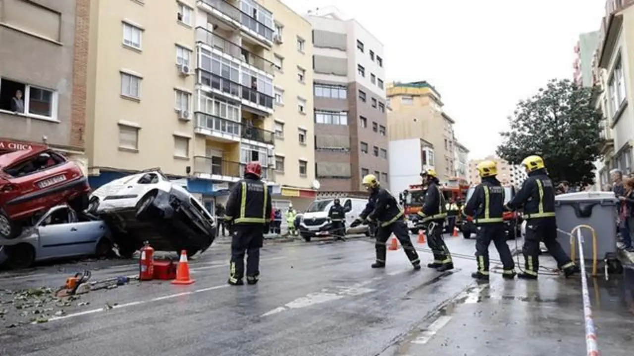 Actuaci&oacute;n ante el accidente accidentado en M&aacute;laga. - EP/Alex Zea