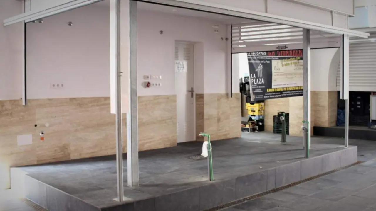 Puesto de cafeter&iacute;a en el mercado de abastos. - Informaci&oacute;n.