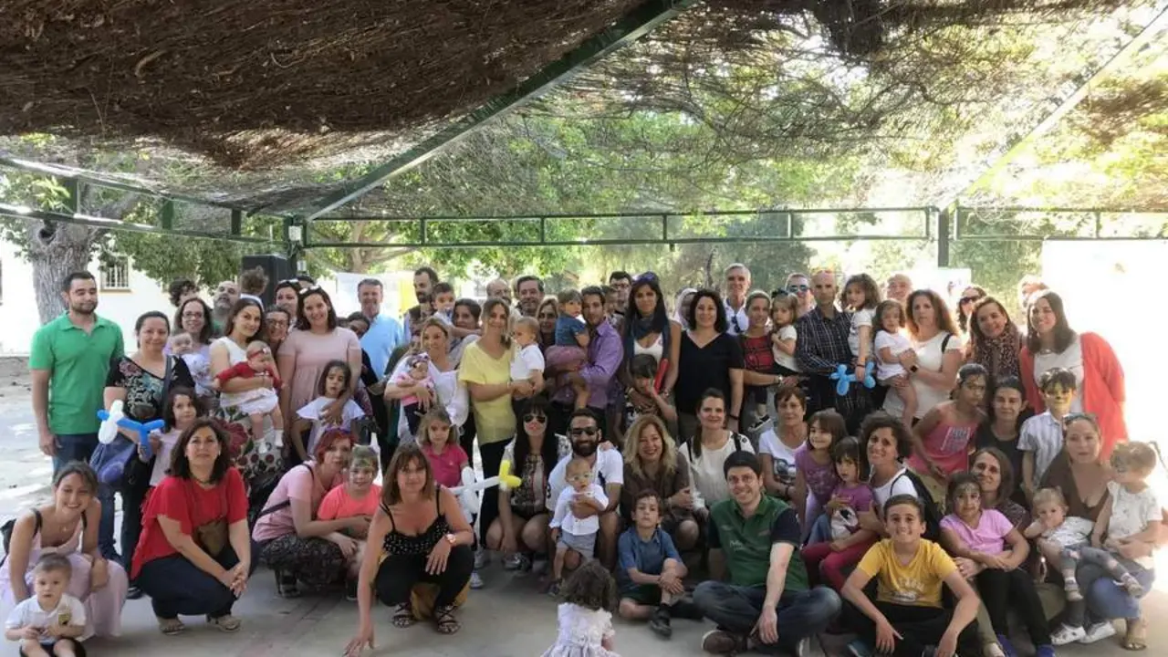 "Hermanos de leche" junto a sus madres celebran su d&iacute;a en M&aacute;laga