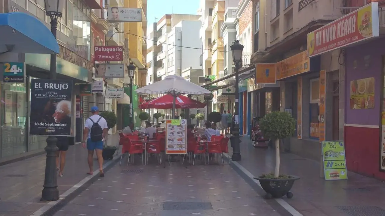Calle Real, La L&iacute;nea.- - AI