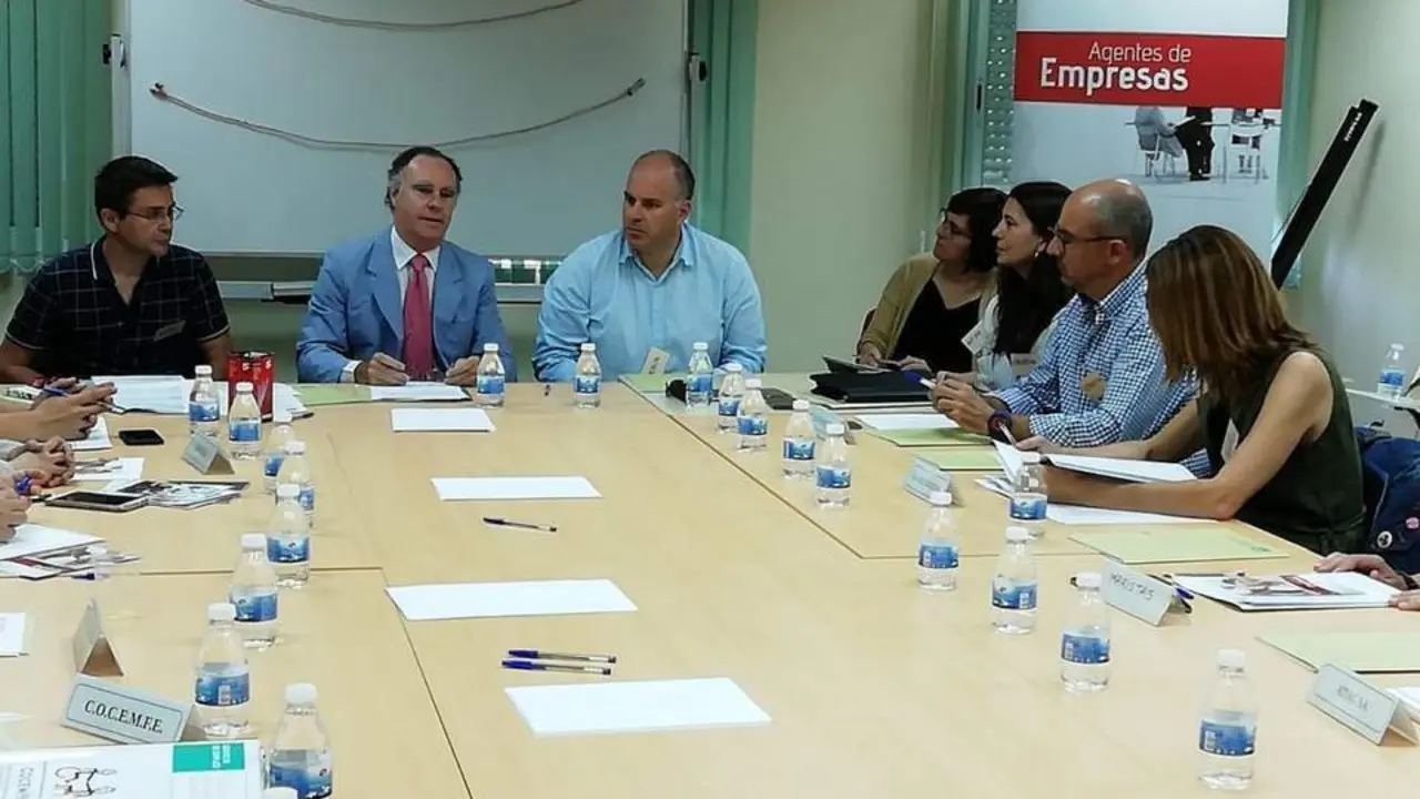 Mesa de trabajo. - VH