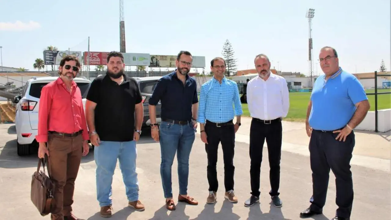 Visita a las obras del estadio El Palmar. - Informaci&oacute;n.