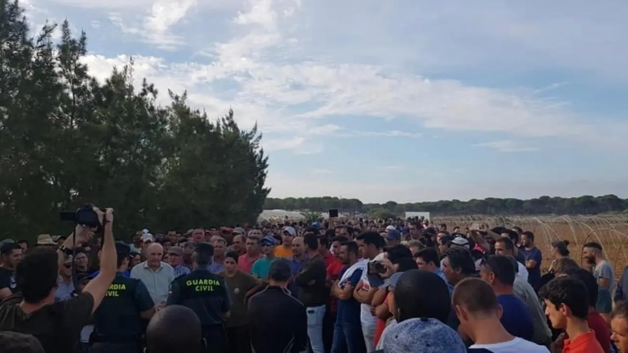 Cierre de pozos ilegales. - EP