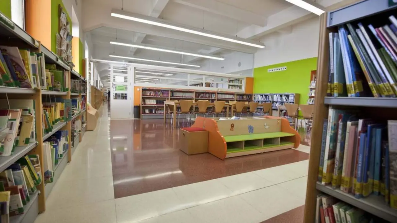 Biblioteca municipal. - V.M.