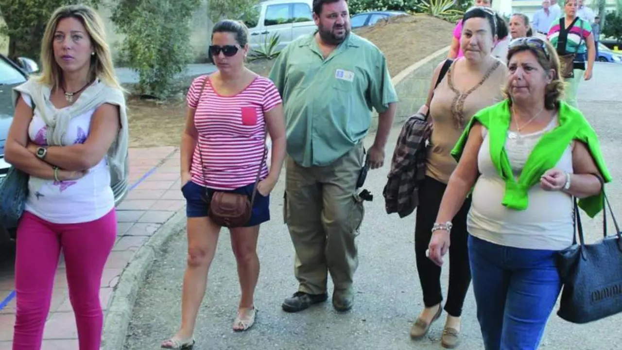 Roc&iacute;o y su familia a su llegada a la Audiencia para el juicio por el suceso en el que perdi&oacute; un ojo.  - Viva Jerez