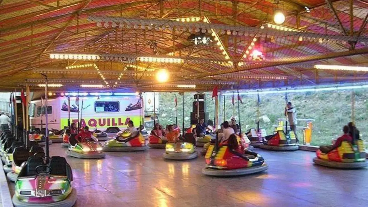 Una atracci&oacute;n ferial. - EP