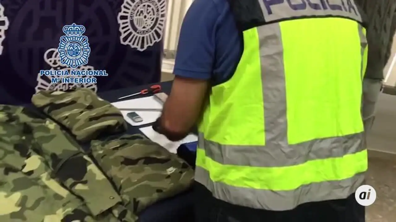 Detenido un atracador tras atrincherarse armado en una vivienda
