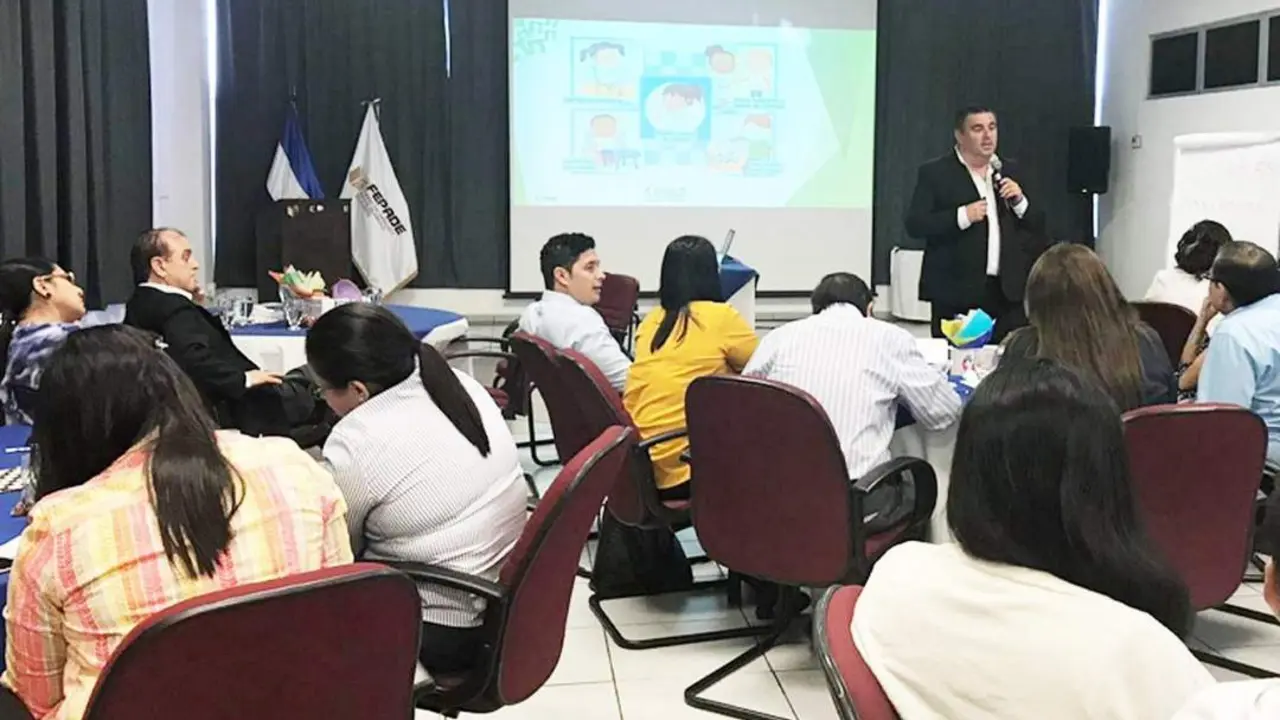 David Escobar en su visita a El Salvador - A. I.
