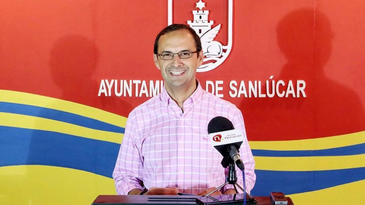 El alcalde de Sanl&uacute;car de Barrameda, V&iacute;ctor Mora - A. I.