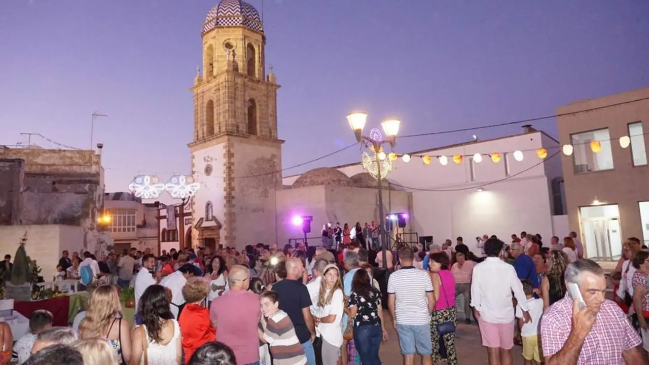 La plaza de la Merced amenizada durante la Fiesta de la Urta - Viva Rota