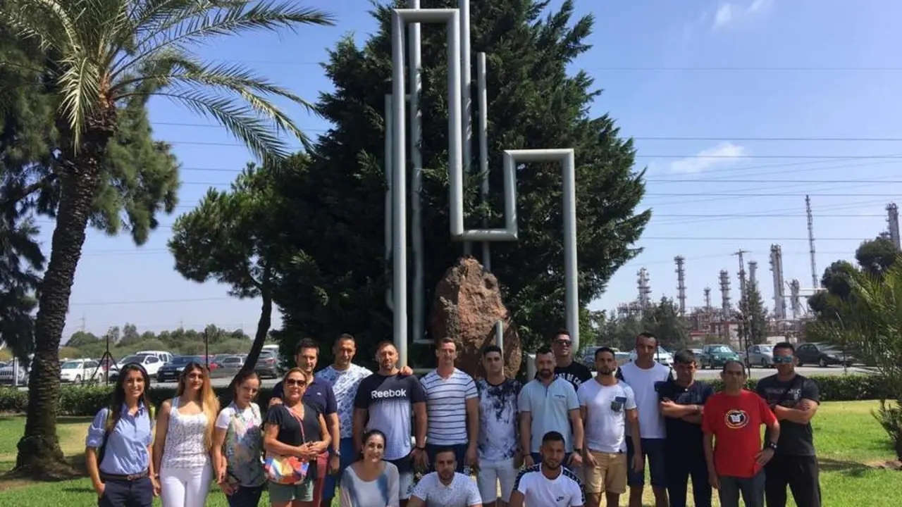 Internos de la prisi&oacute;n de Huelva visitan las instalaciones de Cepsa. - VH