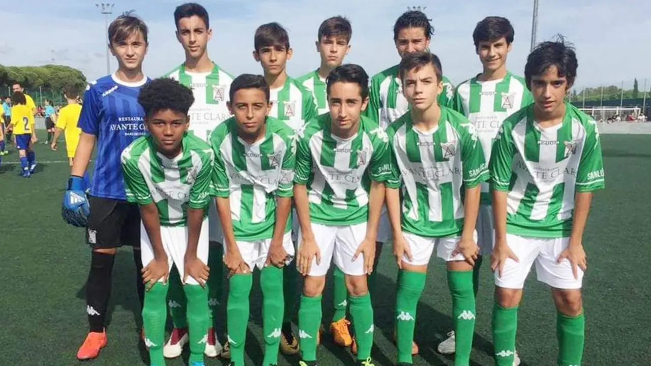 El equipo infantil A del Atl&eacute;tico Sanluque&ntilde;o en su visita al C&aacute;diz - A. I.