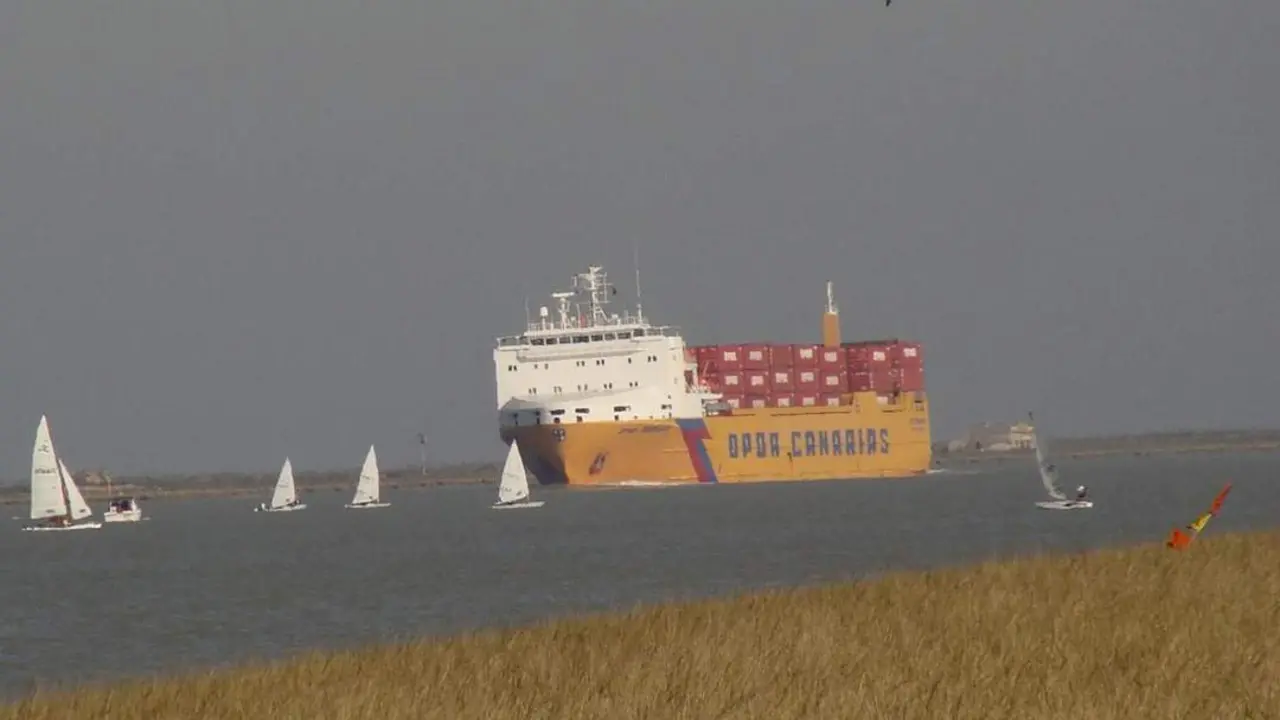 Las peque&ntilde;as embarcaciones coincidir&aacute;n con grandes barcos - Ra&uacute;l J. Bustillos