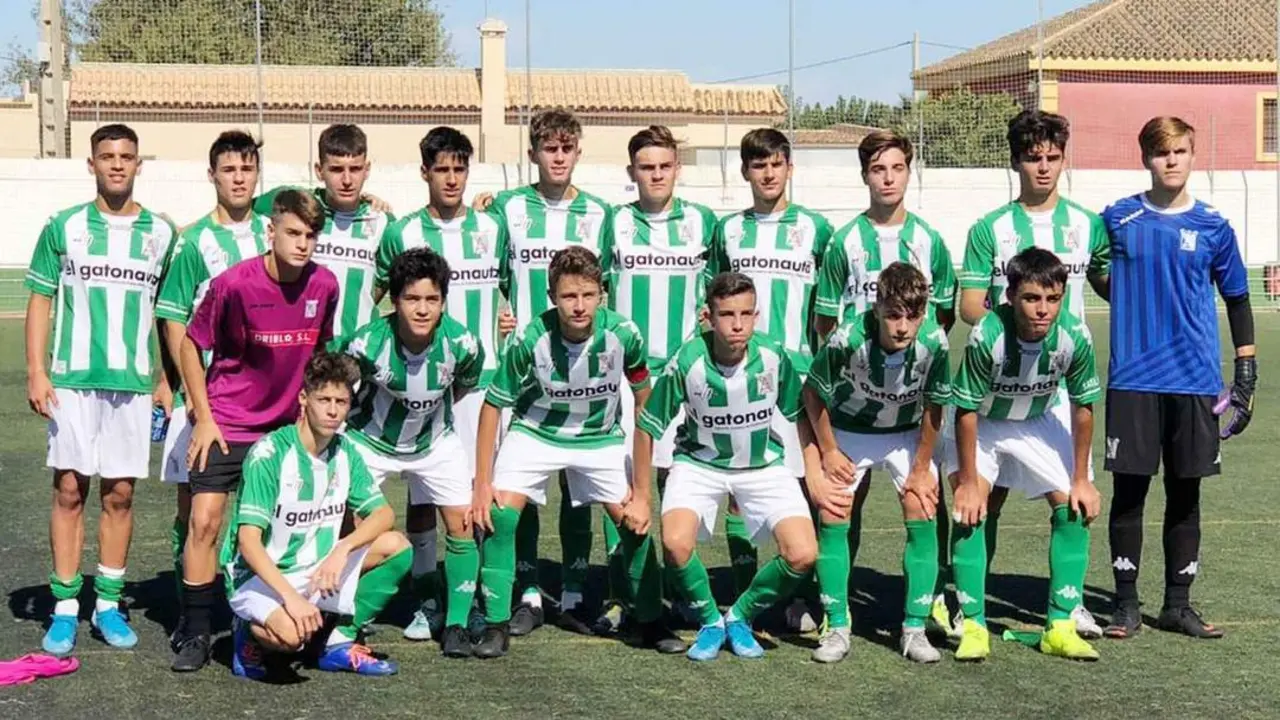 El equipo cadete A del Atl&eacute;tico Sanluque&ntilde;o antes del partido - A. I.
