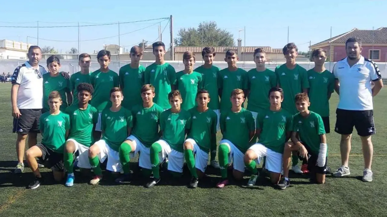 El equipo infantil A del Atl&eacute;tico Sanluque&ntilde;o antes del partido - A. I.