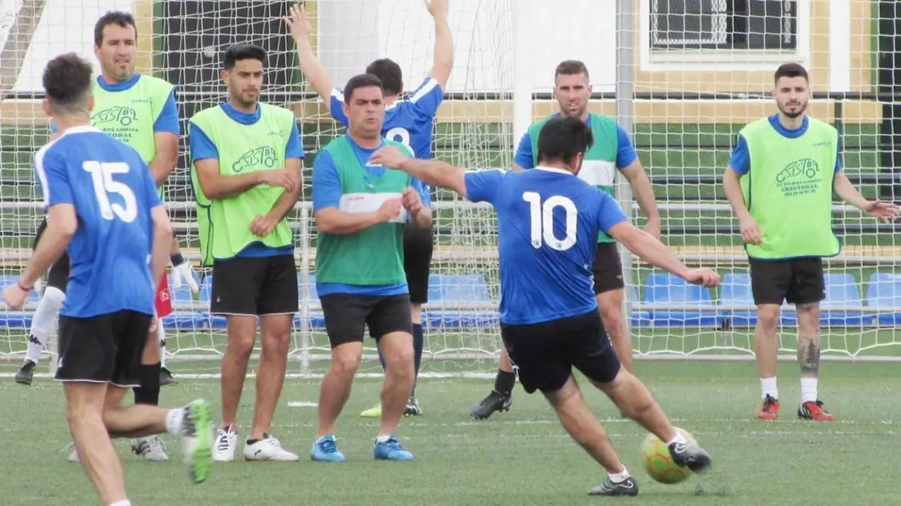 Un partido de la Liga Local de Sanl&uacute;car disputado en La Quinta - Ra&uacute;l J. Bustillos