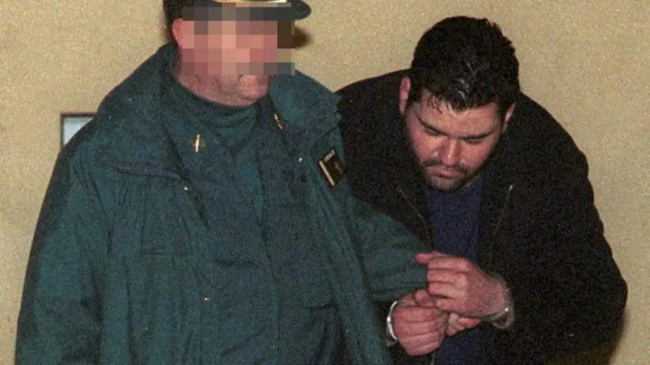 Momento de la detenci&oacute;n del acusado, en 2002. - A. I.