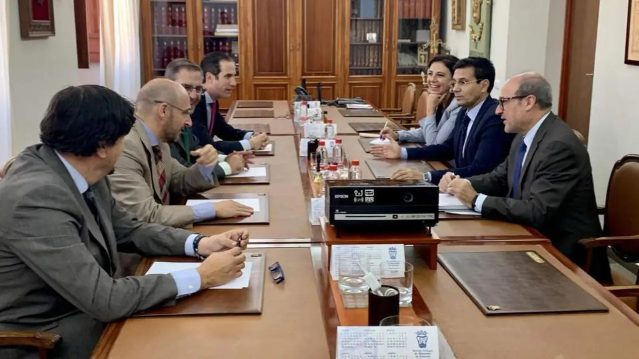 Reuni&oacute;n Colegio de Abogados y PSOE. - Europa Press
