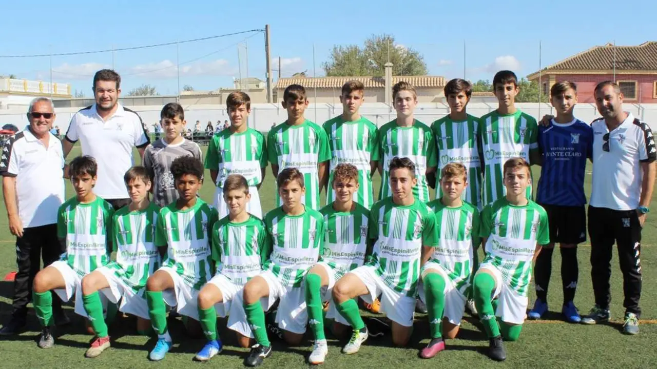 El equipo infantil A del Atl&eacute;tico Sanluque&ntilde;o antes del partido - Ra&uacute;l J. Bustillos