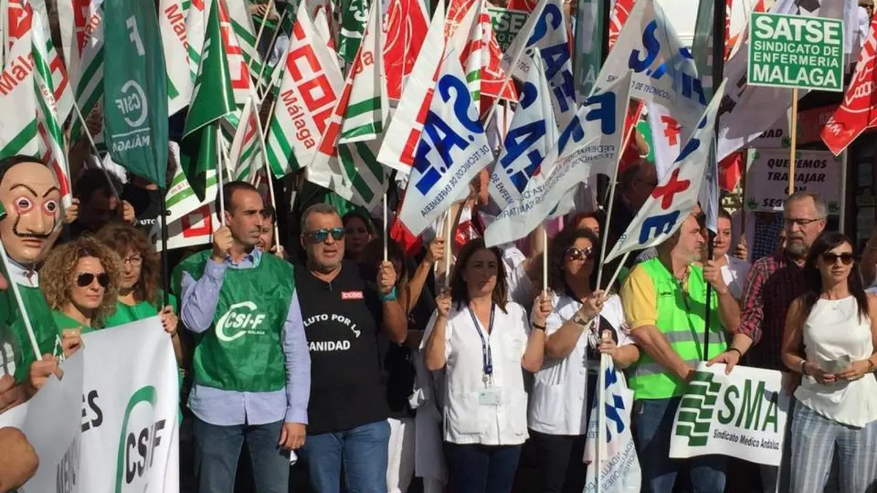 Los sindicatos se concentran por la falta de personal en el Regional