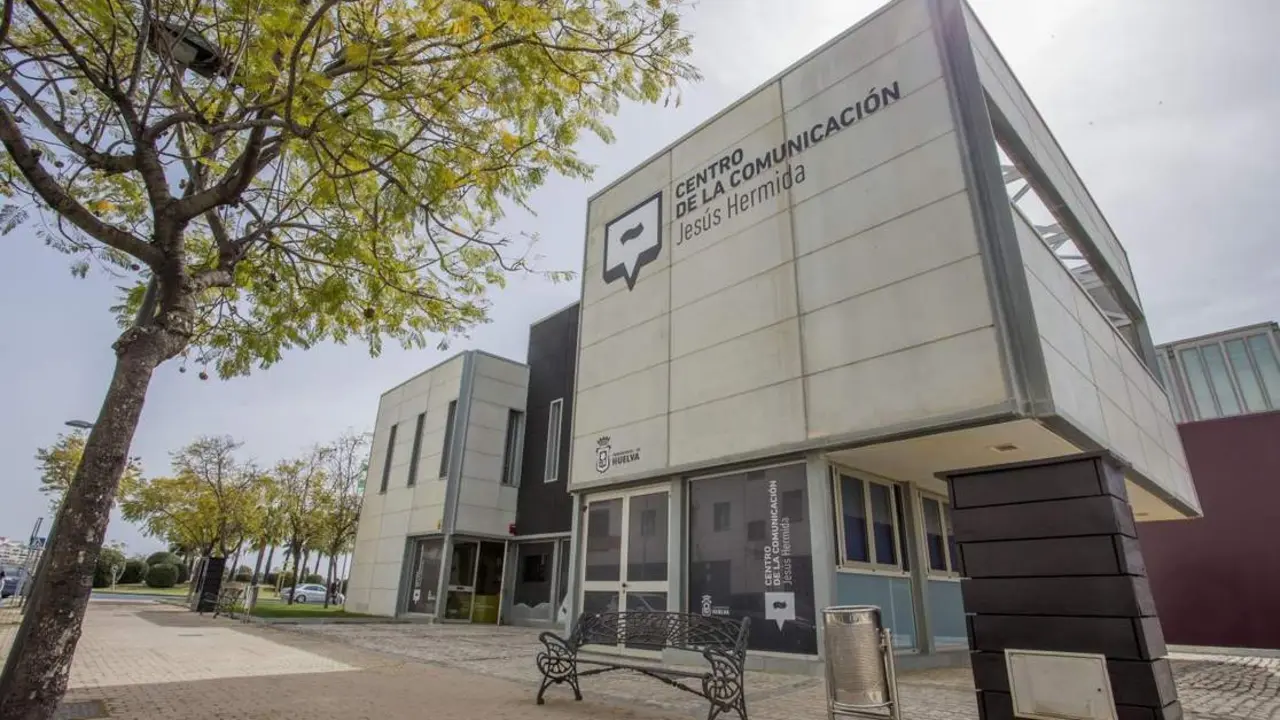 Centro de Comunicaci&oacute;n 'Jes&uacute;s Hermida'. - VH