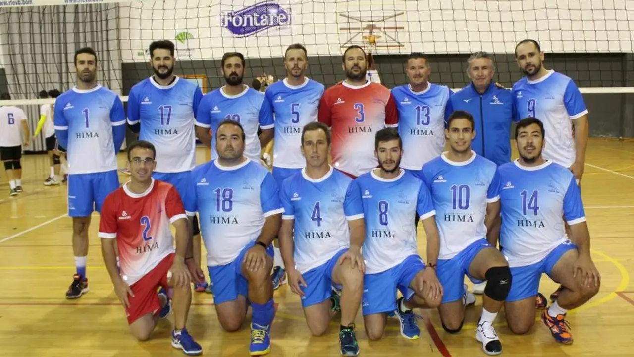 El Adesa 80 de Voleibol antes de enfrentarse a Las Flores de Sevilla - Ra&uacute;l J. Bustillos