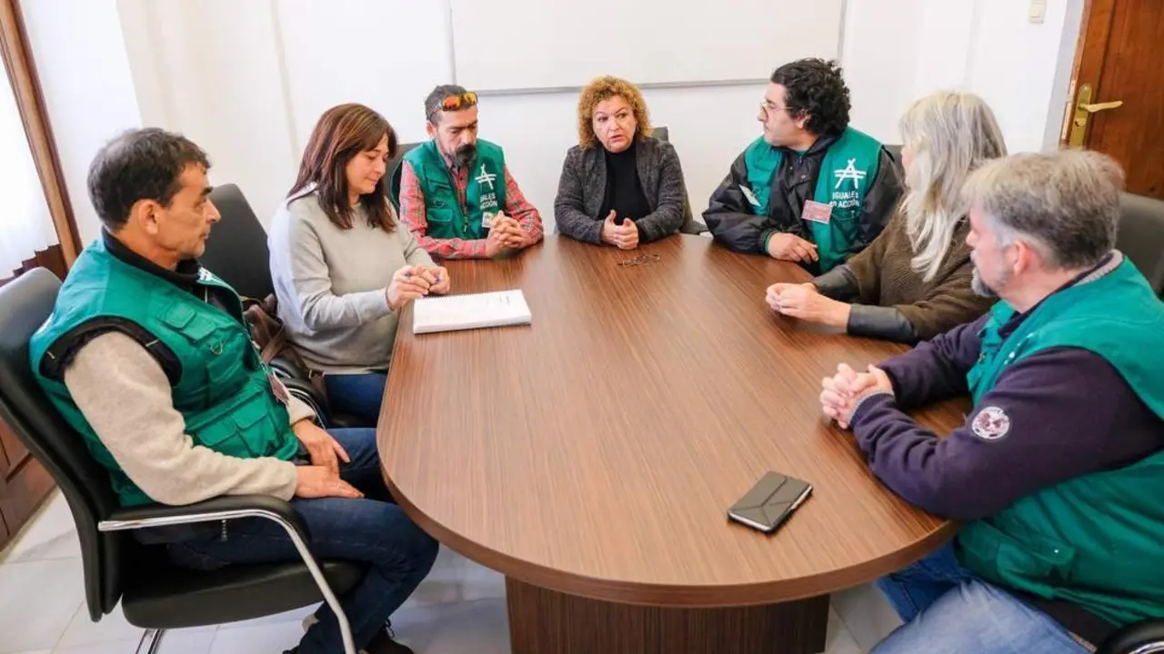 Reuni&oacute;n de las concejalas con los integrantes de Iguales en Acci&oacute;n. - Manuel Fern&aacute;ndez