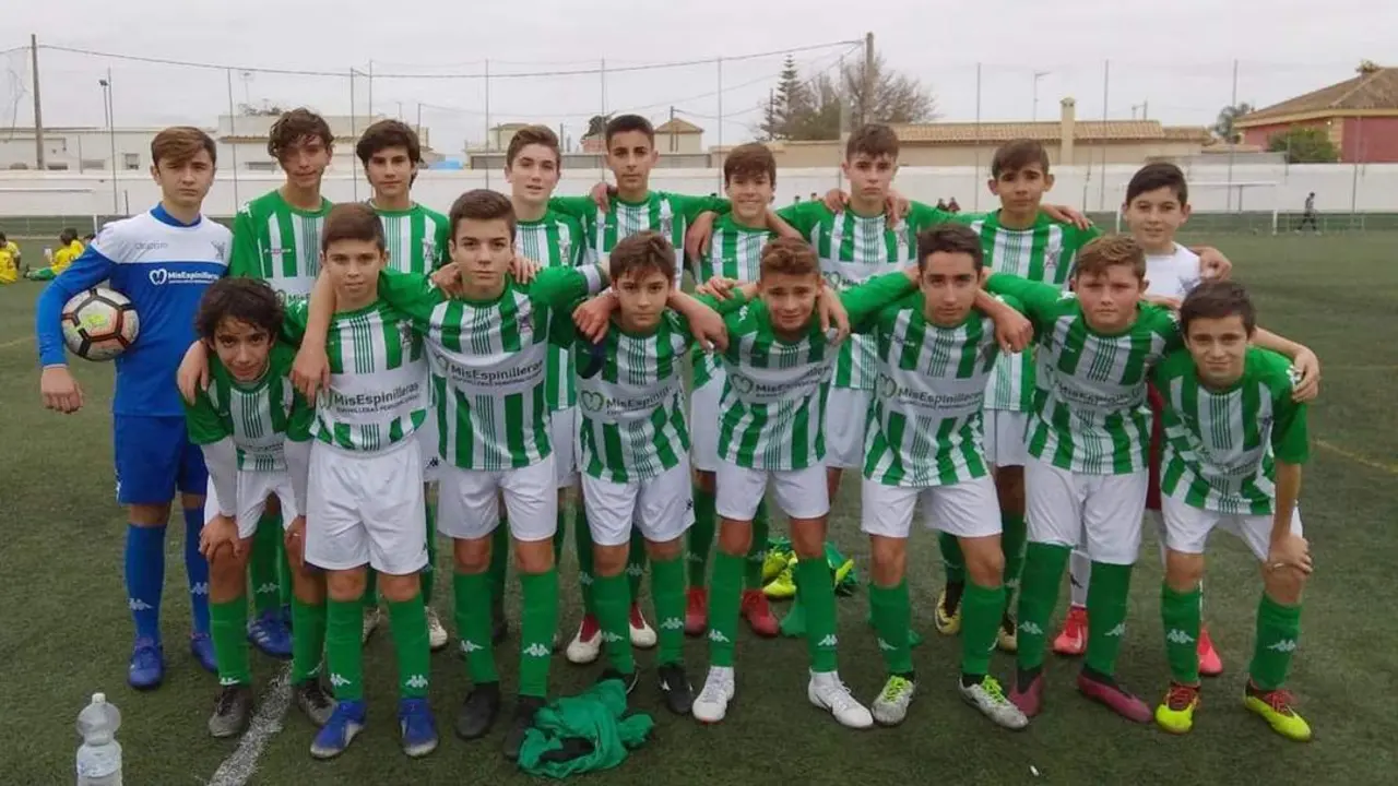 El equipo infantil A del Atl&eacute;tico Sanluque&ntilde;o en este encuentro - A. I.